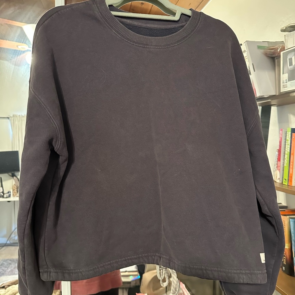 Vuori Women's Crew Neck Sweater - Dark Gray